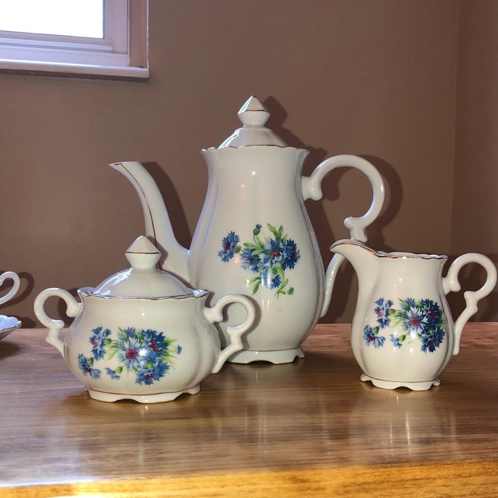 Tea-set for 4 by Norcrest Fine China 🫖